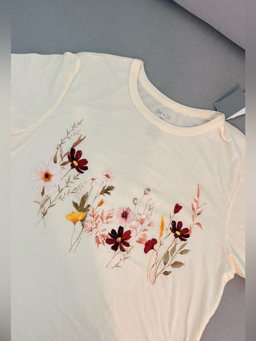 NWT Zoe + Liv Floral Graphic T Shirt Women's Size XXS NWT Delicate Print Tee - Picture 4 of 4